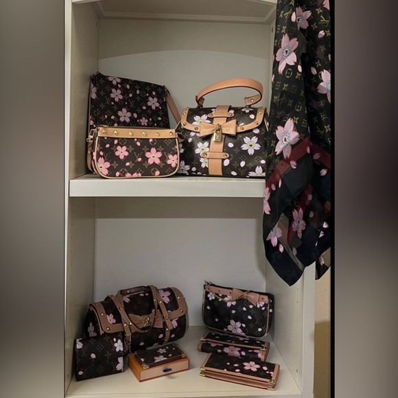 Meet your Posher, Cindy 🎀 - Picture 8 of 11